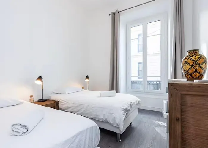 2 Jean Medecin Nice